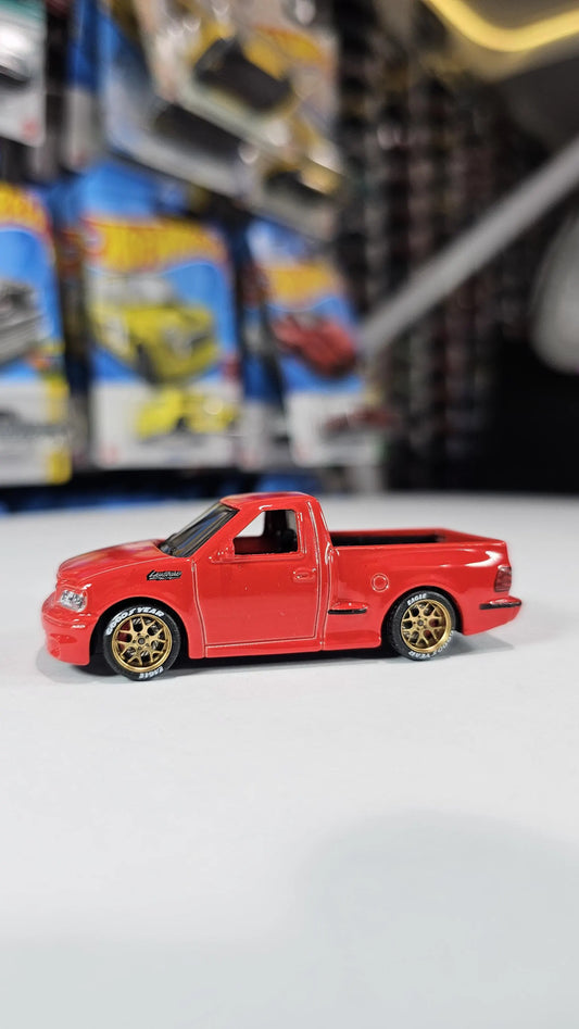 Hotwheels Custom 99 Ford F-150 SVT Lightning