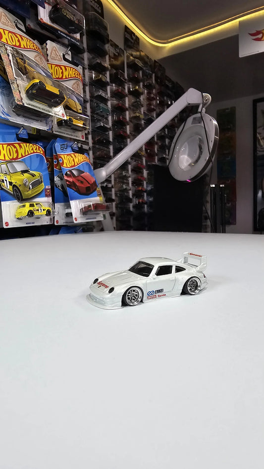Custom Hotwheels Porsche 993 GT2