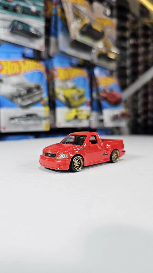 Hotwheels Custom 99 Ford F-150 SVT Lightning